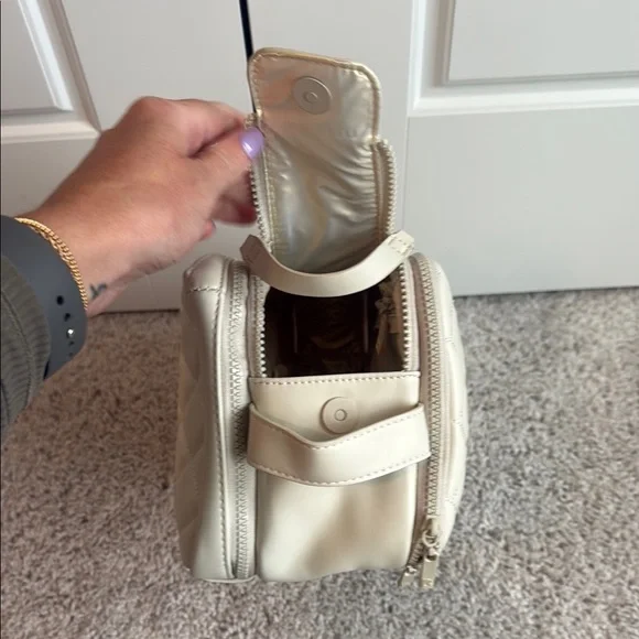 Buffbunny Quilted Cosmetic Case - Picture 9 of 11